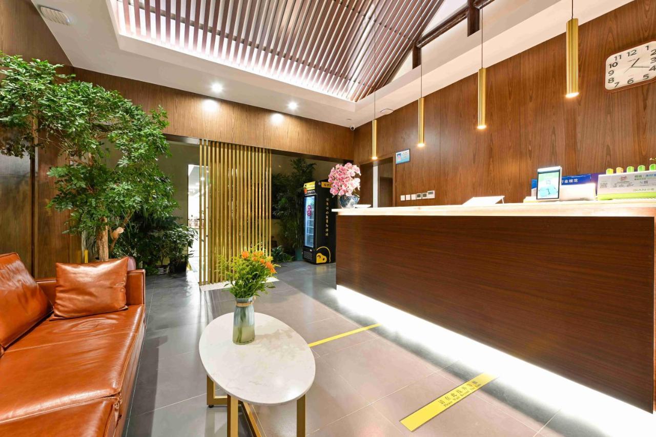Xingshe Alley Courtyard Hotel Beijing Wangfujing Forbidden City Branch - Breakfast Included & English Speaking Reception & Free Wifi And Laundry Room & Hutong Culture & Cat-Keeping & Flower-Growing Terrace & One Day Tour Service & Free Coffee Εξωτερικό φωτογραφία